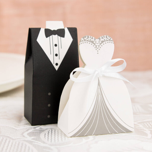 bride and groom favour boxes
