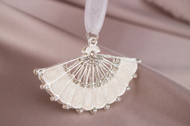 diamante and pearl fan bridal charm