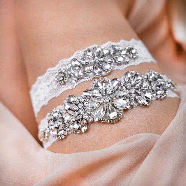 Vogue Bridal Garter Set