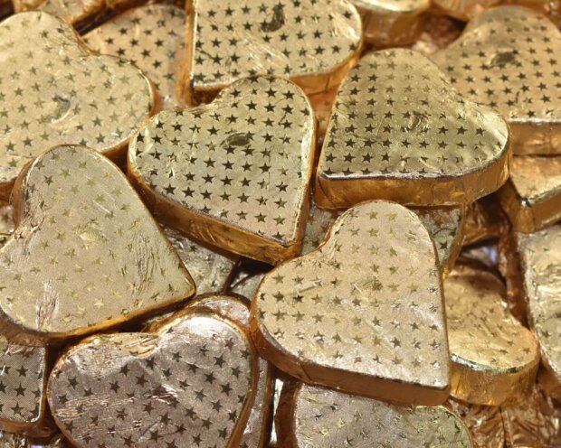 gold romeo embossed chocolate hearts