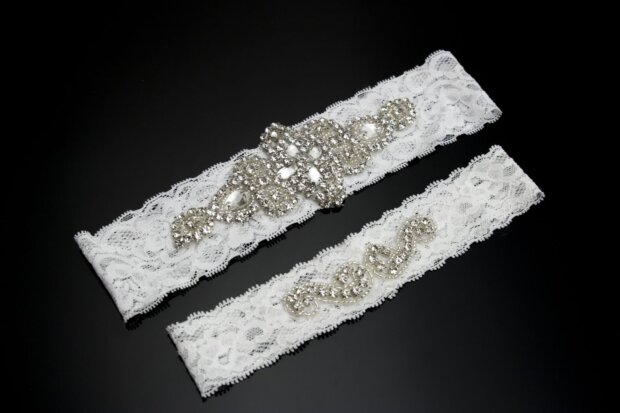 white lace garter set with a large diamante design
